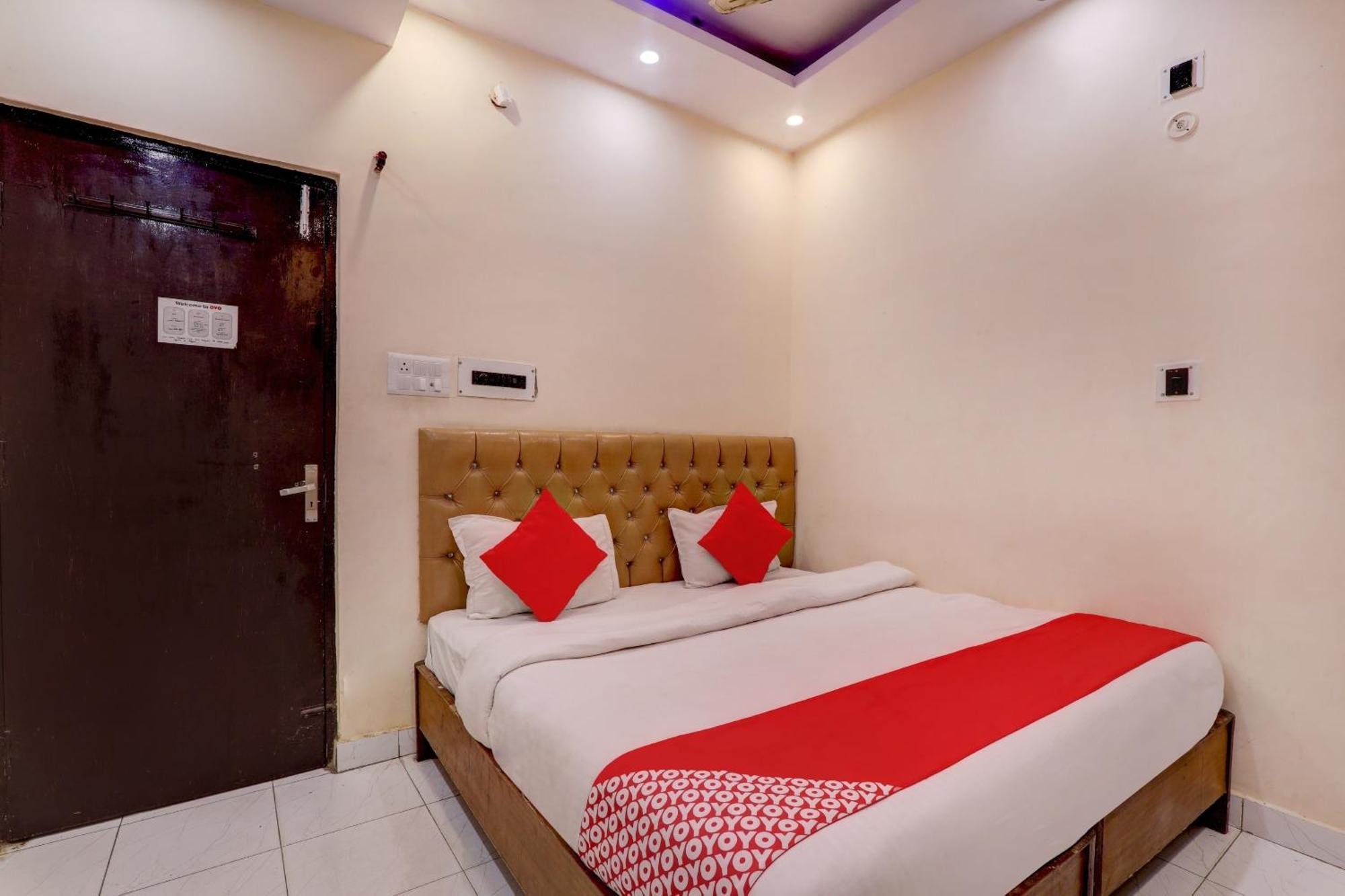Hotel O Moon Palace Near Sahara Ganj Mall Лакнау Екстериор снимка