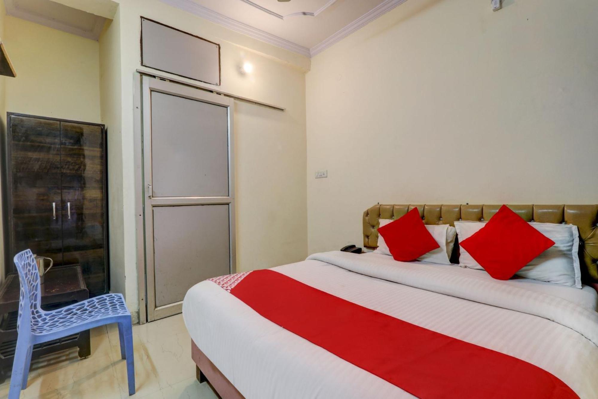 Hotel O Moon Palace Near Sahara Ganj Mall Лакнау Екстериор снимка
