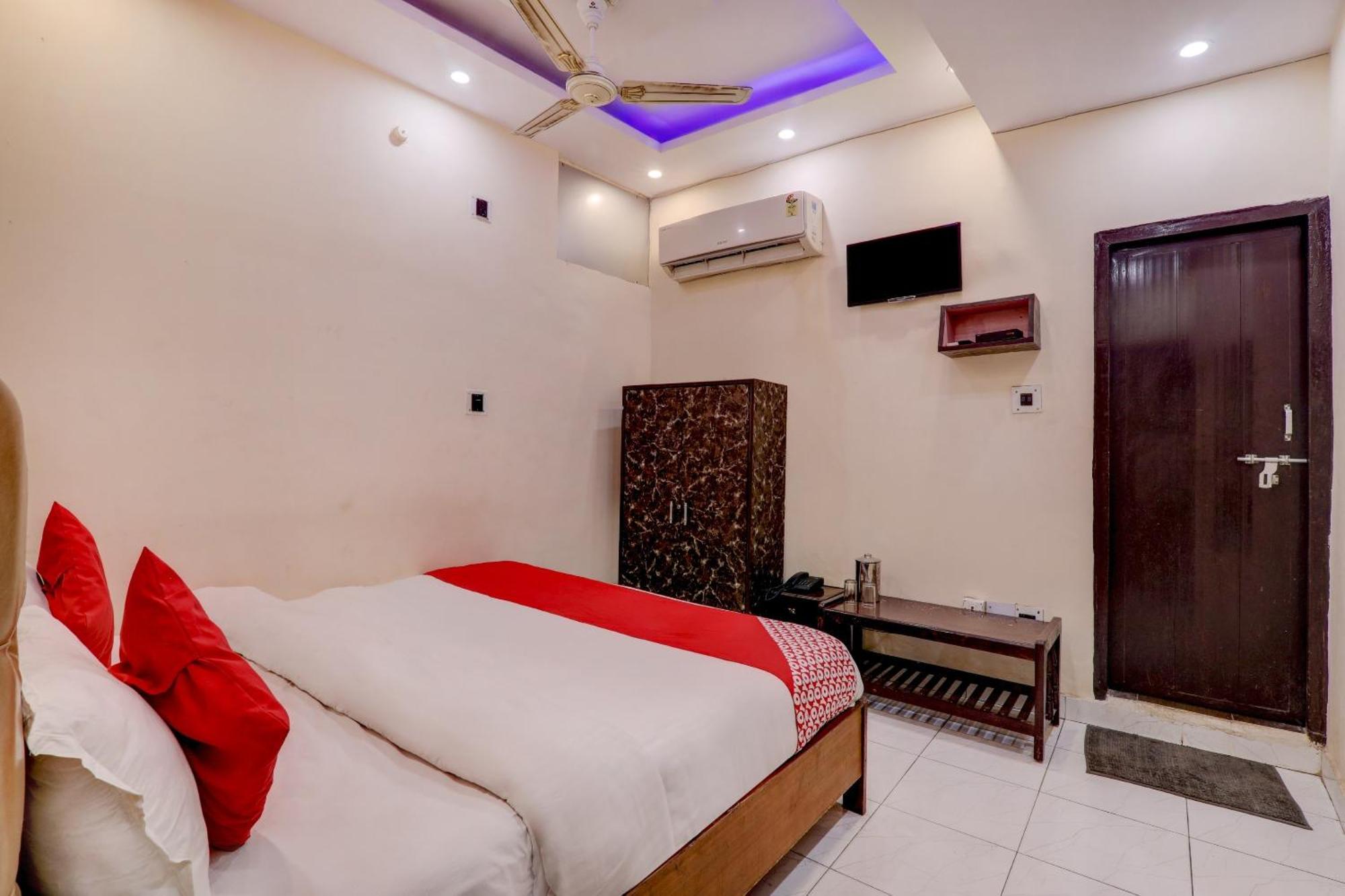 Hotel O Moon Palace Near Sahara Ganj Mall Лакнау Екстериор снимка